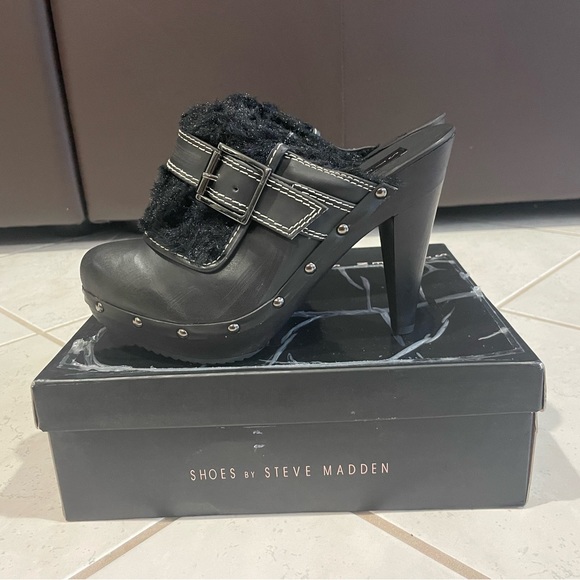 Steve Madden Wooden Clogs - Picture 5 of 7